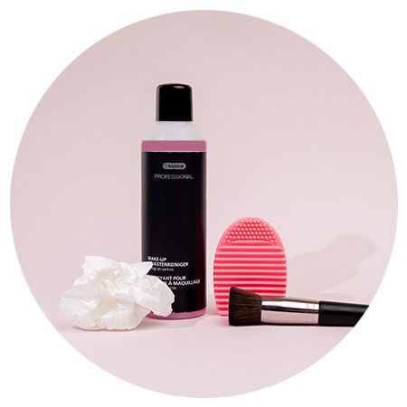 Sfeerbeeld_ 3 goede redenen om je make-upsponsjes en tasje schoon te houden