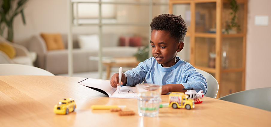 De leeftijd en ontwikkeling van een kleuter