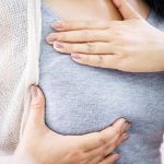 Spruw bij de vrouw: hoe gaat de borstvoeding?