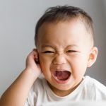 Oorsmeer bij je baby: wat kun je doen?