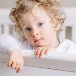 Help! Mijn peuter wil niet slapen: wat te doen?