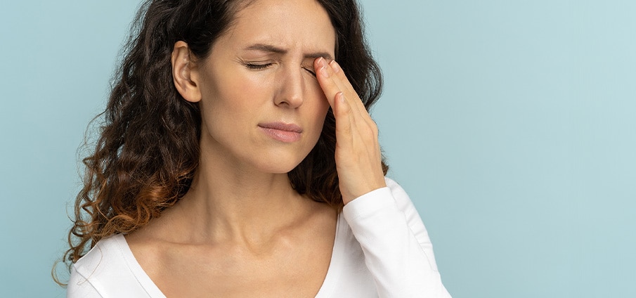 Maquillage des yeux sensibles : découvrez nos conseils !