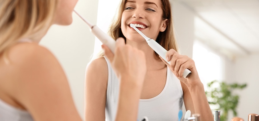 Bien se brosser les dents avec une brosse électrique Bien se brosser les dents avec une brosse électrique