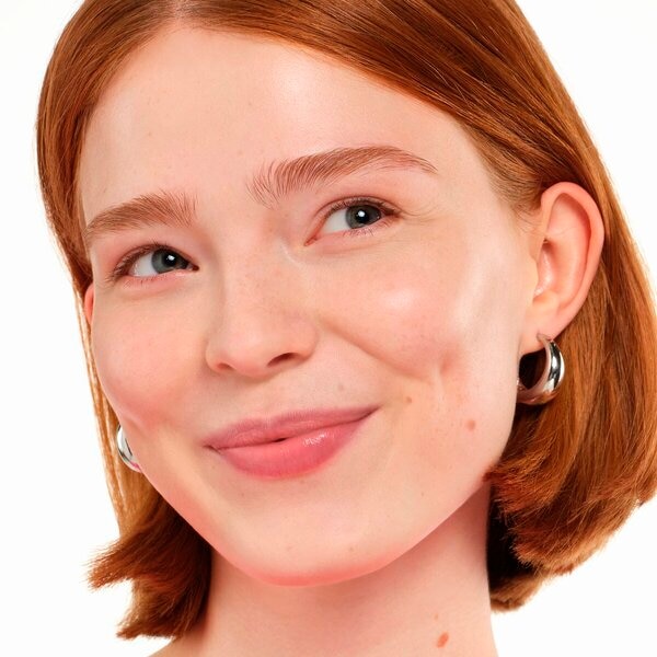 Essence Silky Blur Hydrating Longwear 100 Foundation